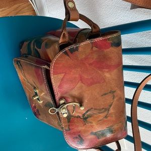 Patricia Nash cross-body bag